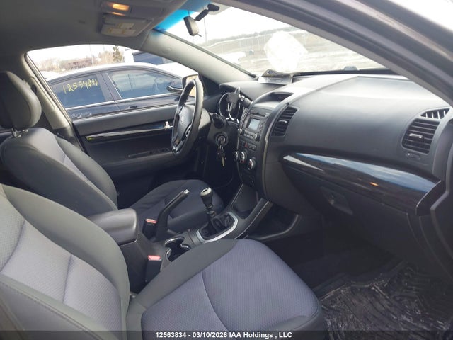 12563834 :رقم المزاد ، 5XYKT3A11CG305109 vin ، 2012 Kia Sorento مزاد بيع