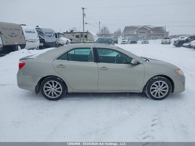 12563958 :رقم المزاد ، 4T1BF1FK0EU773598 vin ، 2014 Toyota Camry Le مزاد بيع