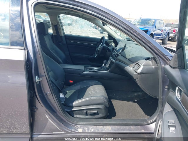 1HGCV1F51JA812010 Honda Accord