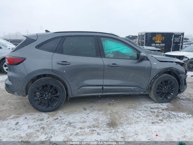 1FMCU9PAXSUB37572 Ford Escape