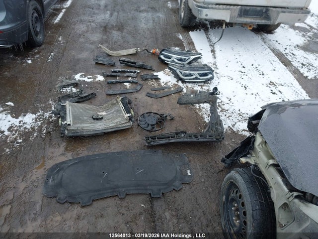 3VV4B7AX7NM144098 Volkswagen Tiguan Highline R-line