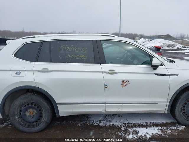 3VV4B7AX7NM144098 Volkswagen Tiguan Highline R-line