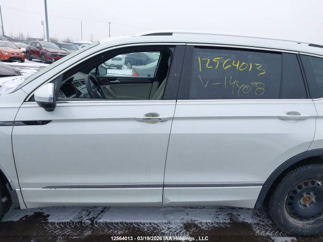 3VV4B7AX7NM144098 Volkswagen Tiguan Highline R-line