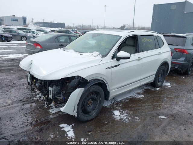 3VV4B7AX7NM144098 Volkswagen Tiguan Highline R-line