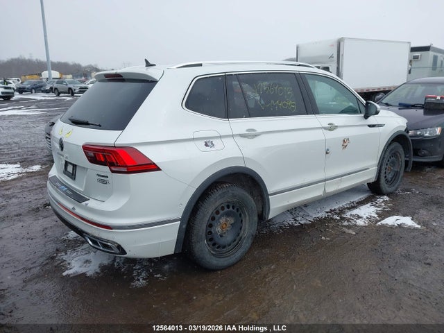3VV4B7AX7NM144098 Volkswagen Tiguan Highline R-line