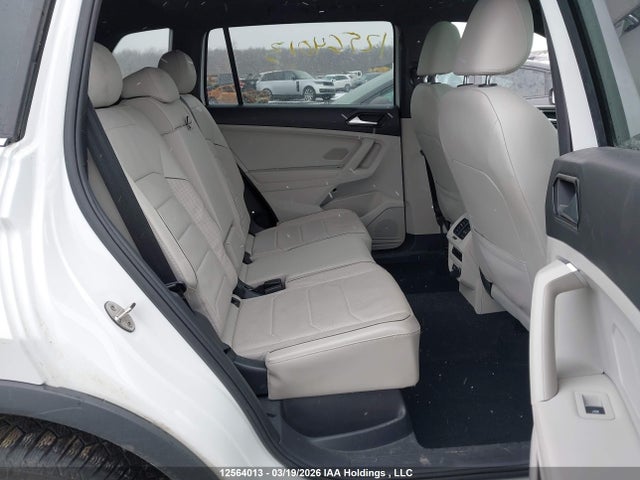 3VV4B7AX7NM144098 Volkswagen Tiguan Highline R-line