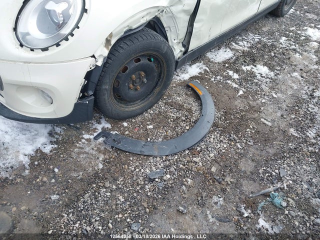 Mini 5 Door Cooper 2016 WMWXU1C59G2D09237 Image 12