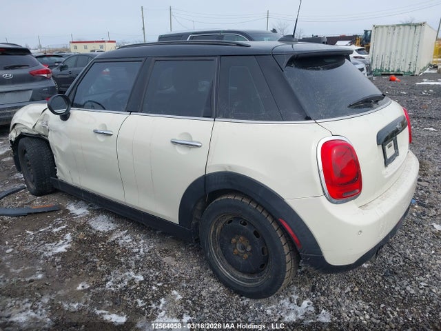 Mini 5 Door Cooper 2016 WMWXU1C59G2D09237 Image 15