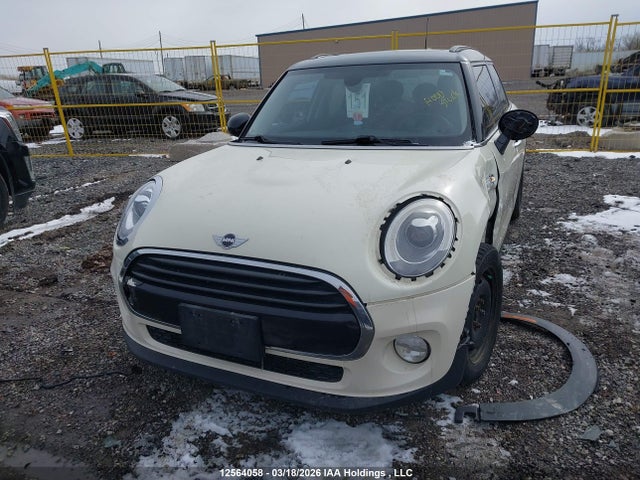 Mini 5 Door Cooper 2016 WMWXU1C59G2D09237 Image 2