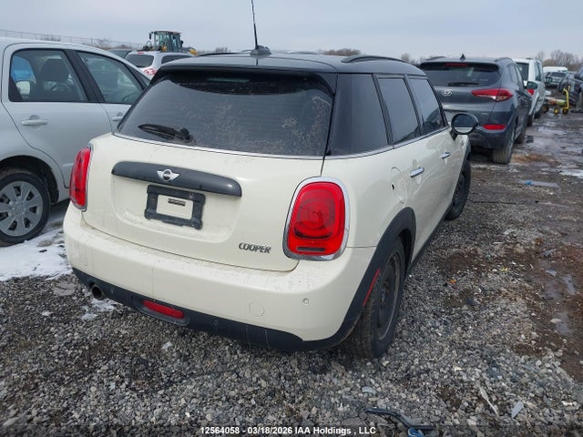 Mini 5 Door Cooper 2016 WMWXU1C59G2D09237 Image 4