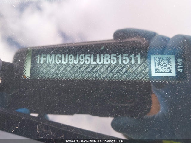 1FMCU9J95LUB51511 Ford Escape Titanium