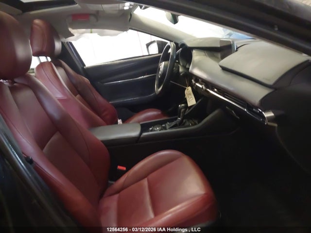 3MZBPBDY9NM300654 Mazda 3 Gt