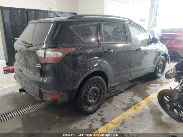 12564318 :رقم المزاد ، 1FMCU9G96HUD31353 vin ، 2017 Ford Escape Se مزاد بيع