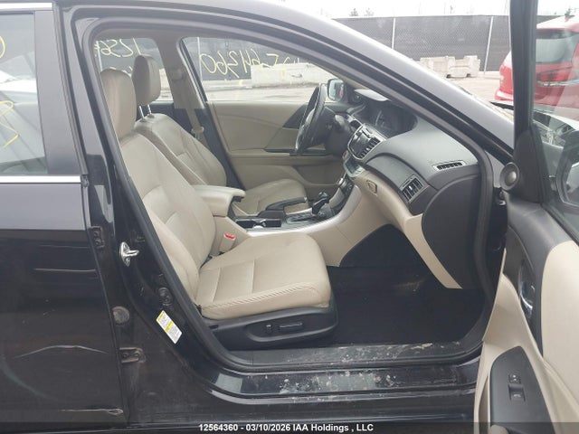 1HGCR2F99FA800563 Honda Accord Touring
