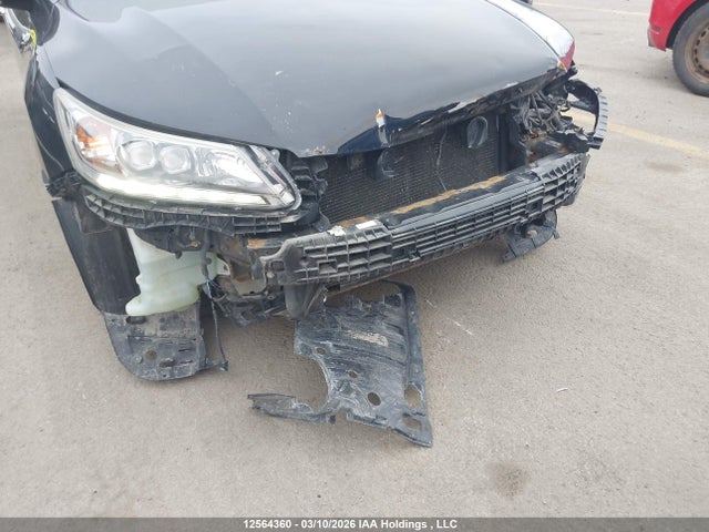 1HGCR2F99FA800563 Honda Accord Touring