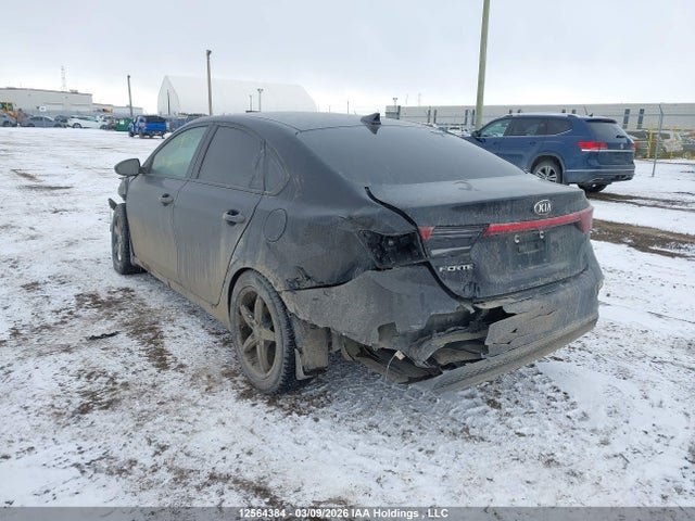 2021 Kia Forte მანქანა იყიდება აუქციონზე, vin: 3KPF24AD0ME364994, აუქციონის ნომერი: 12564384