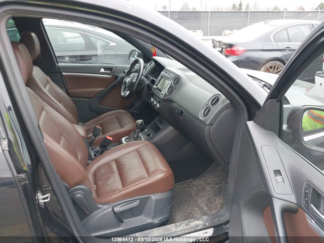 2015 Volkswagen Tiguan მანქანა იყიდება აუქციონზე, vin: WVGJV7AX5FW520299, აუქციონის ნომერი: 12564412