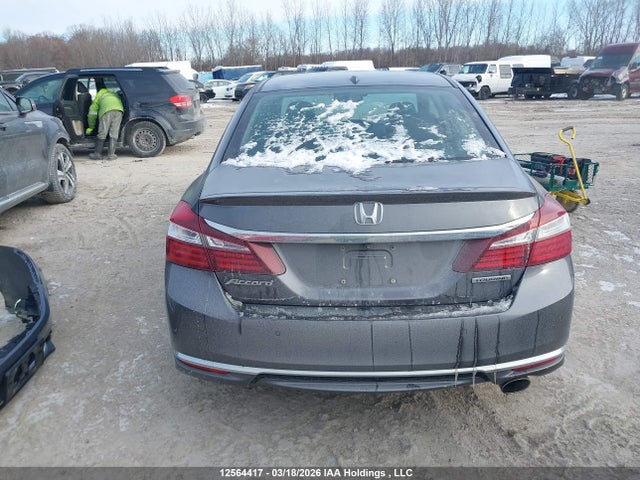 1HGCR2F0XHA802326 Honda Accord Touring