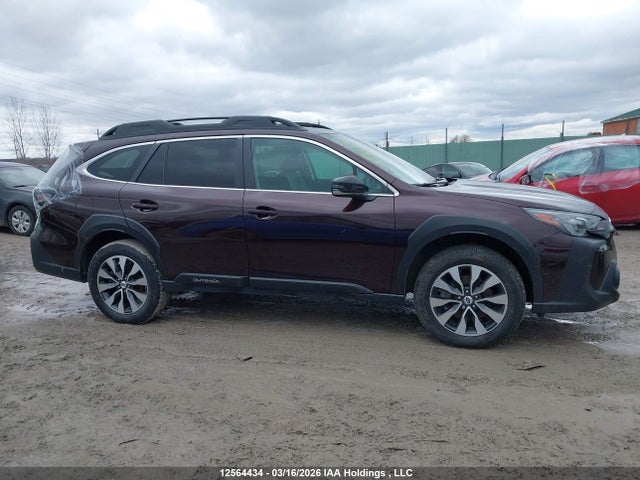 4S4BTDNC8S3104467 Subaru Outback Limited