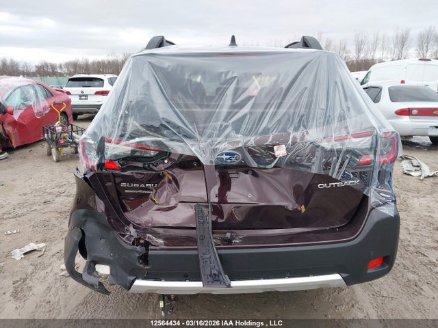 4S4BTDNC8S3104467 Subaru Outback Limited