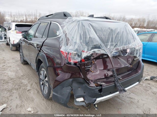 4S4BTDNC8S3104467 Subaru Outback Limited