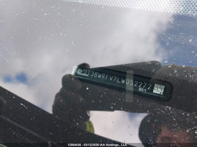 12564436 :رقم المزاد ، 2T3BWRFV7LW052272 vin ، 2020 Toyota Rav4 Le مزاد بيع