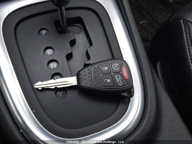 2013 Chrysler 200 Limited მანქანა იყიდება აუქციონზე, vin: 1C3CCBCG4DN773348, აუქციონის ნომერი: 12564452