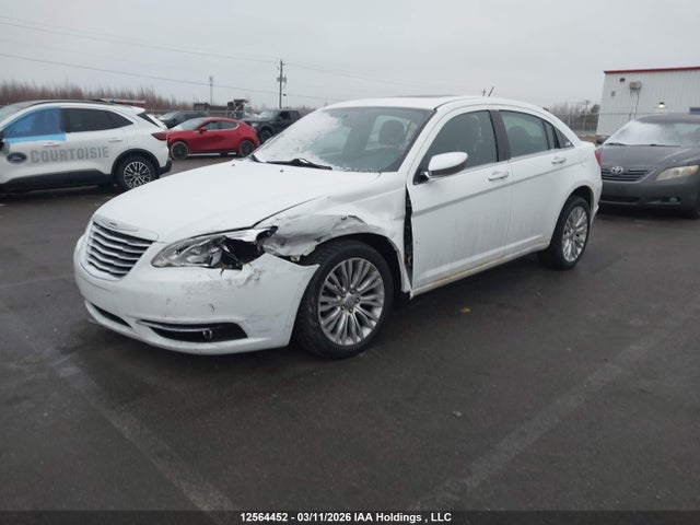 2013 Chrysler 200 Limited მანქანა იყიდება აუქციონზე, vin: 1C3CCBCG4DN773348, აუქციონის ნომერი: 12564452