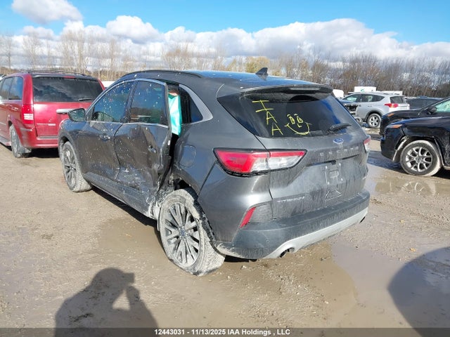 1FMCU9J91NUA76969 Ford Escape Titanium