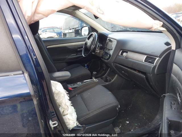 JA4JZ3AX6GZ610685 Mitsubishi Outlander Se