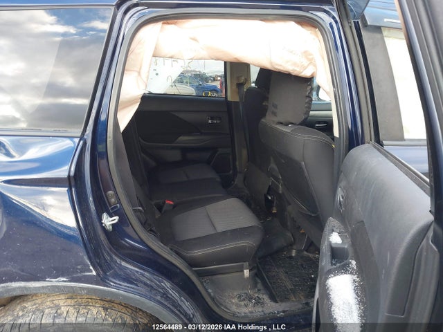 JA4JZ3AX6GZ610685 Mitsubishi Outlander Se