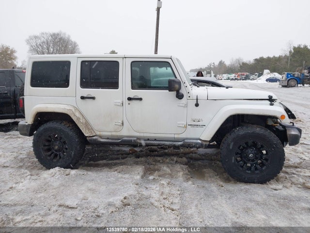 1C4BJWEG1HL677535 Jeep Wrangler Unlimited Sahara