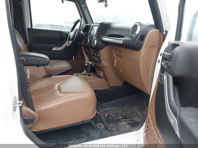 1C4BJWEG1HL677535 Jeep Wrangler Unlimited Sahara