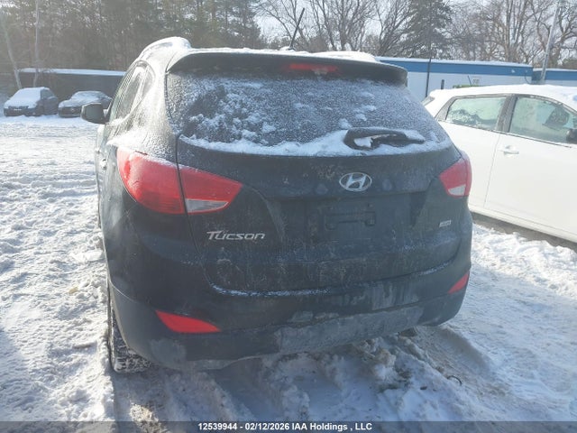 KM8JUCAG5FU029657 Hyundai TUCSON GLS