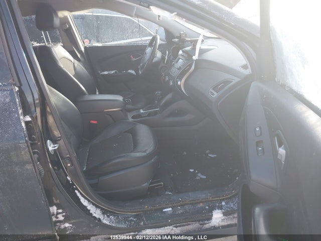 KM8JUCAG5FU029657 Hyundai TUCSON GLS