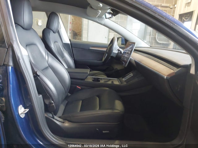 5YJ3E1EB9NF183809 Tesla MODEL 3