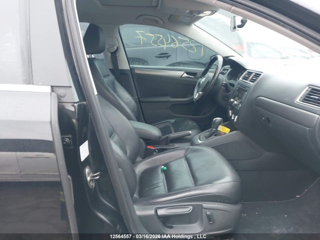 Продажа на аукционе авто 2013 Volkswagen Jetta 2.5l Highline, vin: 3VWLX7AJ5DM420944, номер лота: 12564557