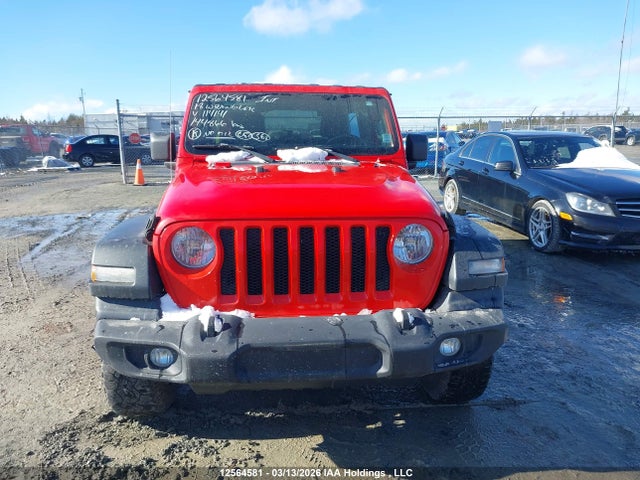 1C4HJXDG7JW114141 Jeep Wrangler Unlimited Sport