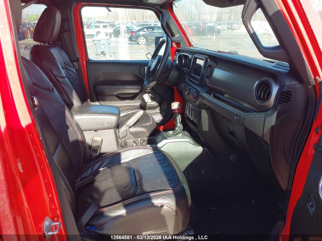1C4HJXDG7JW114141 Jeep Wrangler Unlimited Sport
