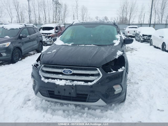 1FMCU0GD2HUA55303 Ford Escape
