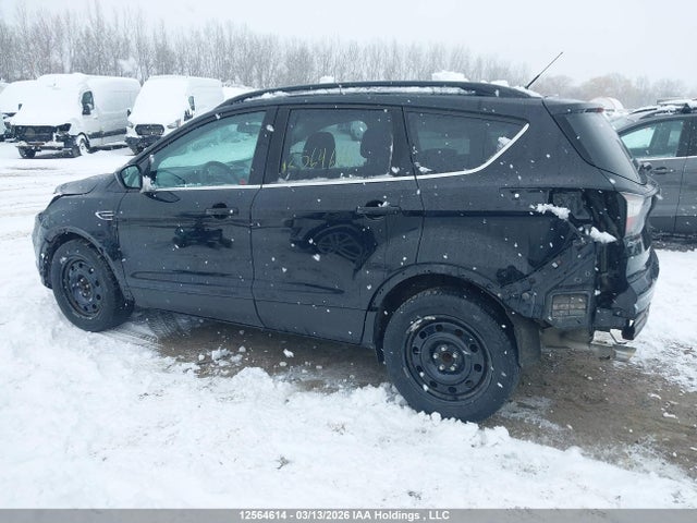 1FMCU0GD2HUA55303 Ford Escape