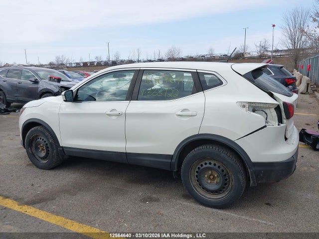 JN1BJ1CR9KW333922 Nissan Qashqai S/sl/sv