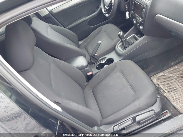 3VWB07AJXFM292302 Volkswagen Jetta 1.8 Tsi Comfortline/1.8 Tsi Trendline+