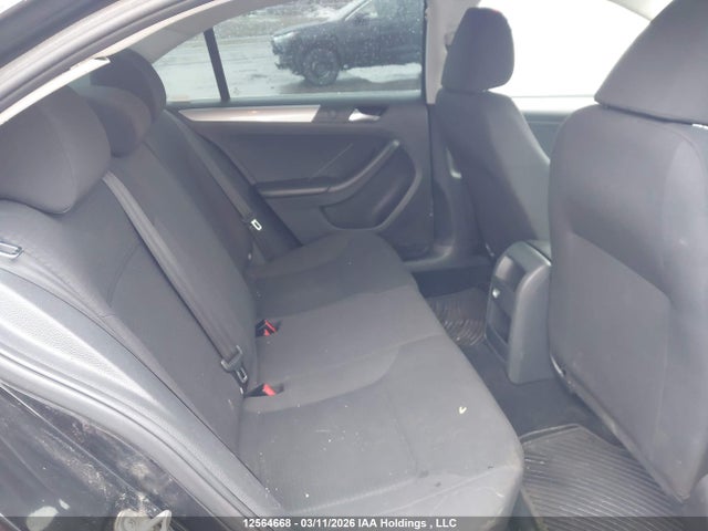 3VWB07AJXFM292302 Volkswagen Jetta 1.8 Tsi Comfortline/1.8 Tsi Trendline+