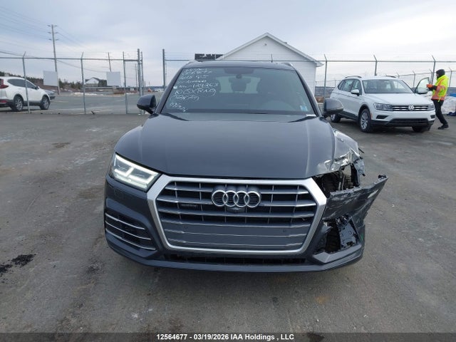 WA1FNAFY3J2200000 Audi Q5 2.0t Technik