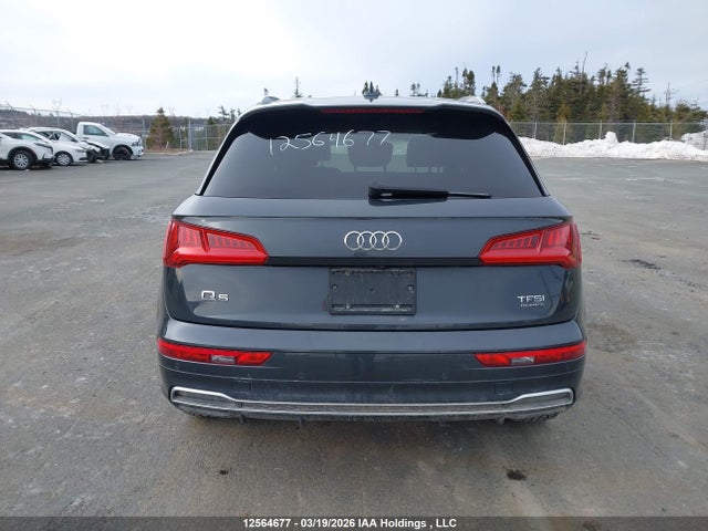 WA1FNAFY3J2200000 Audi Q5 2.0t Technik