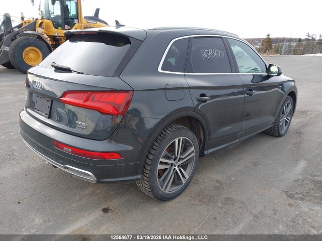 WA1FNAFY3J2200000 Audi Q5 2.0t Technik