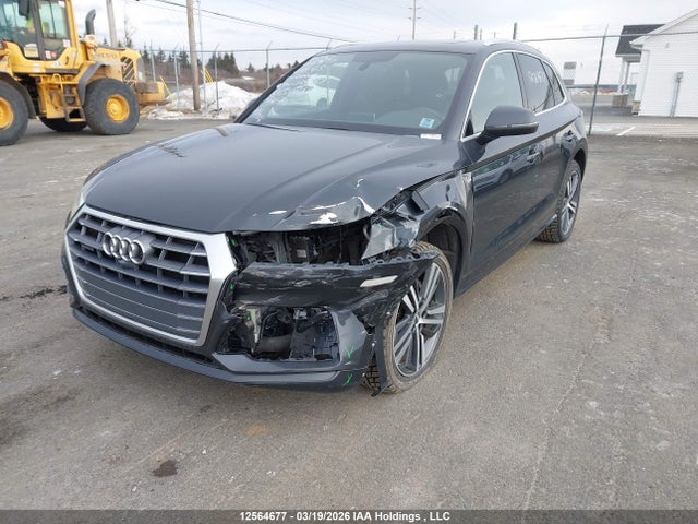 WA1FNAFY3J2200000 Audi Q5 2.0t Technik