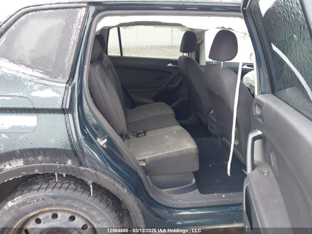 12564680 :رقم المزاد ، 3VV0B7AX7JM165462 vin ، 2018 Volkswagen Tiguan Trendline مزاد بيع