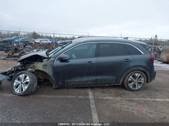 KNDCC3LG5M5104913 KIA NIRO EX